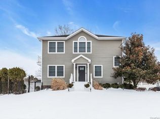 300 Fiddler Ln, Greenport, NY 11944