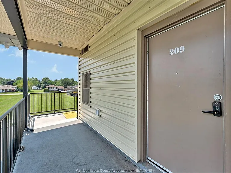 15 Renaud Dr #206 — Photo 5