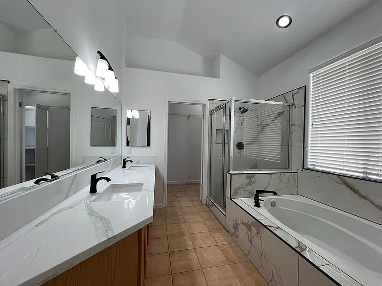 5835 W Athens Ave — Photo 20