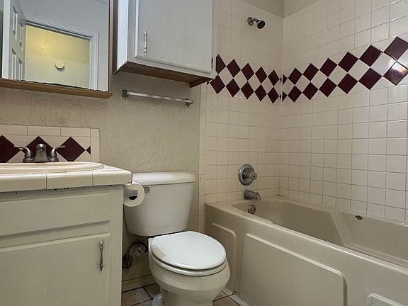 5th image of 4619 SW I Ave