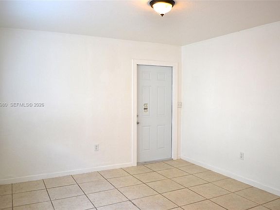 4th image of 1035 SW 4th St APT 2