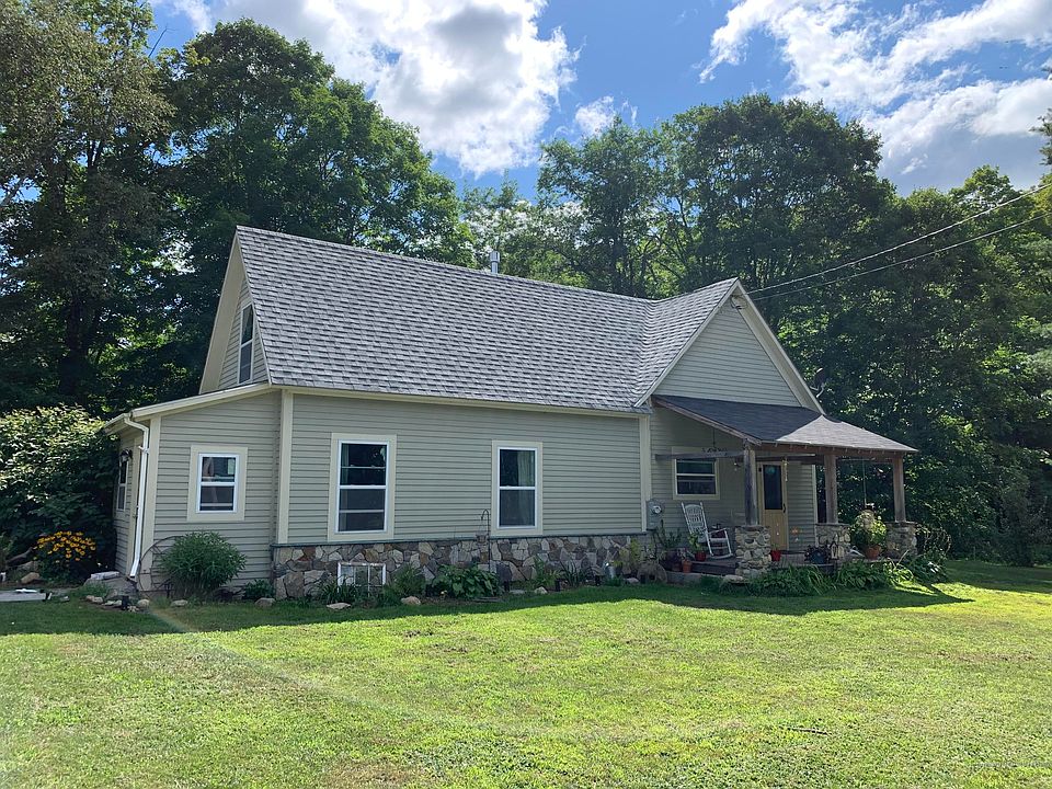 2nd image of 35 River Rd