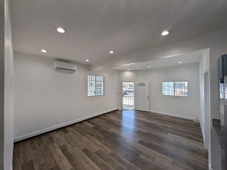 456 Market St — Photo 1