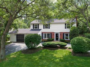 822 Cedar Ln, Northbrook, IL