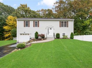 33 Water Fall Way, Cranston, RI 02921