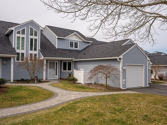 4th image of 32 Fairway Dr #32