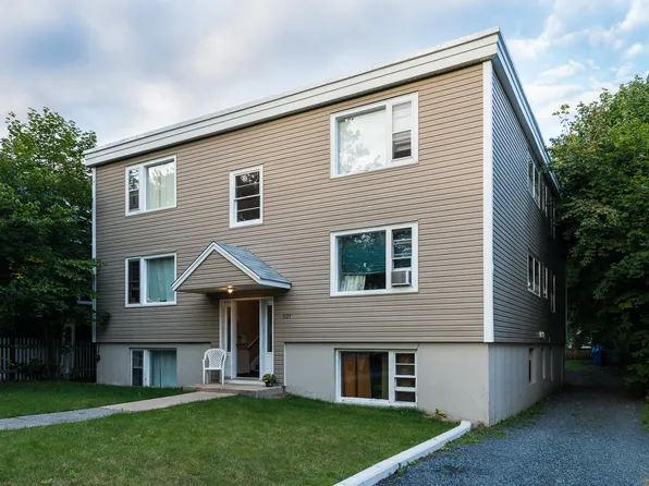 3127 Stanford St #6, Halifax, NS B3L 4C9