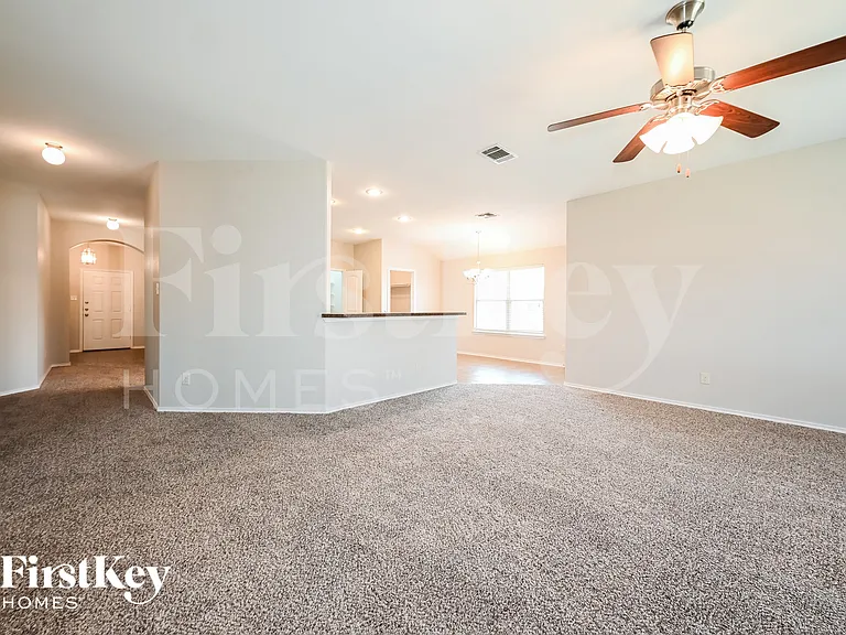 202 Patriot Pkwy — Photo 4