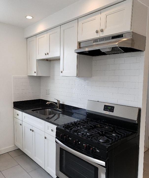 1st image of 1304 E Columbia Ave #3