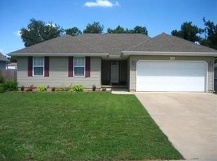 1678 S Burks Ave, Springfield, MO 65807