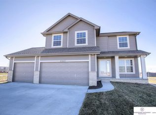 20807 Camden Ave, Elkhorn, NE 68022