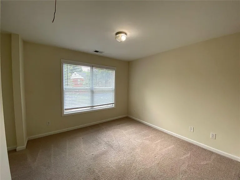 2146 Peach Shoals Cir — Photo 35