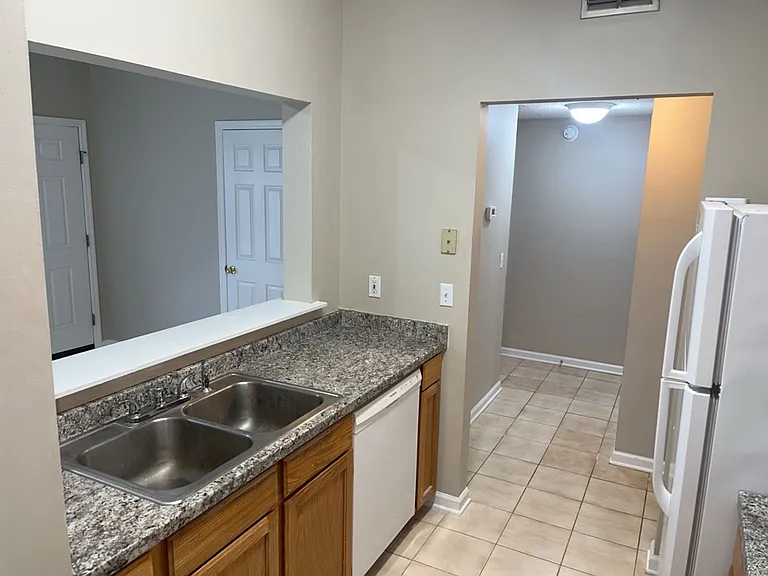 22 E Dubois St #2A — Photo 12