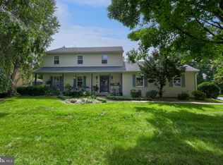 584 Laurel Ln, Lancaster, PA 17601