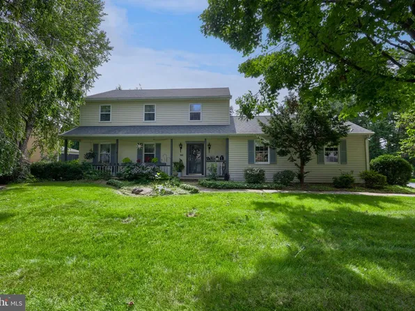 584 Laurel Ln, Lancaster, PA 17601