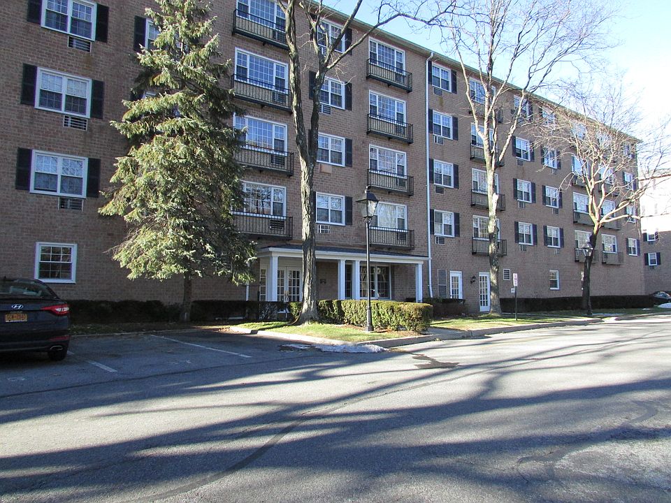 1st image of 3 Consulate Dr APT 3A