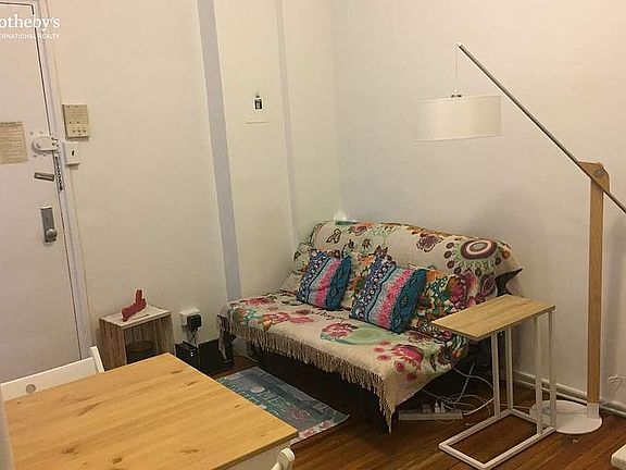 2nd image of 225 W 80th St APT 7F