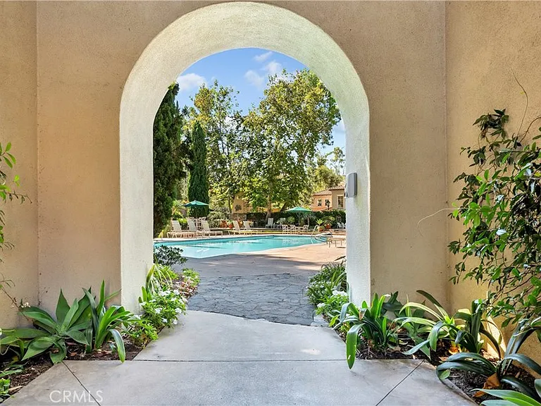 1 Savona Ct — Photo 21