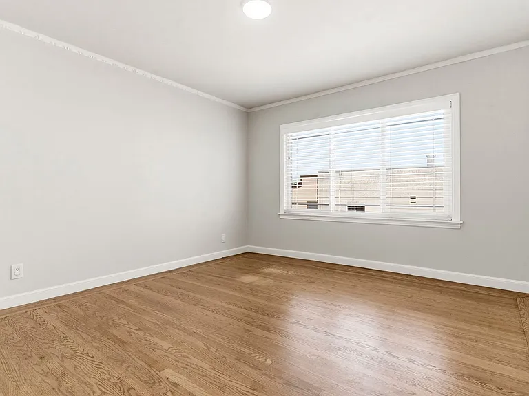 290 Holyoke St — Photo 14