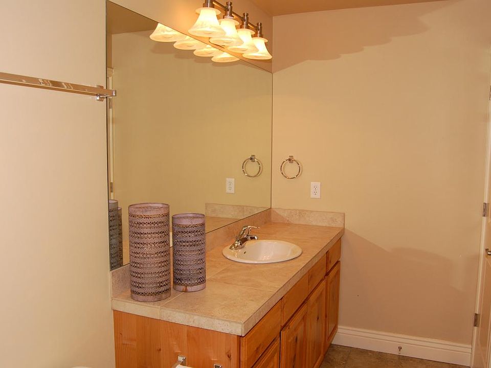 2nd Bathroom