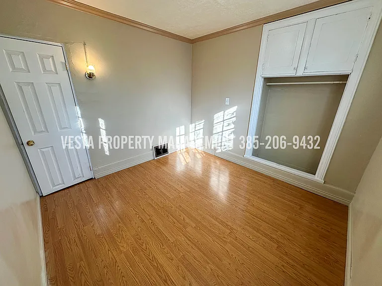 619 20th St #3 — Photo 10