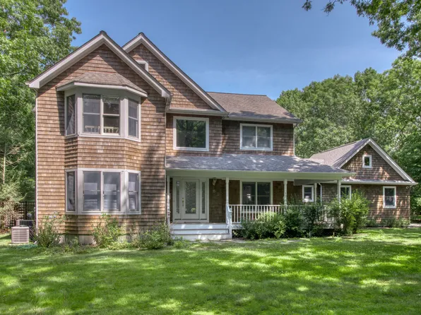 15 Spinnaker Way, Southampton, NY 11968