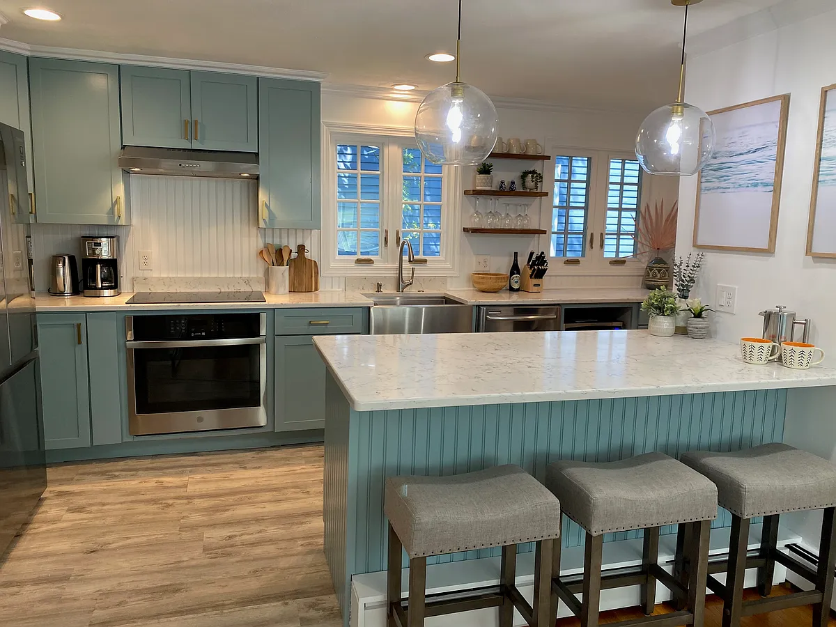 Kitchen, updated with new appliances - 18 Central St #3