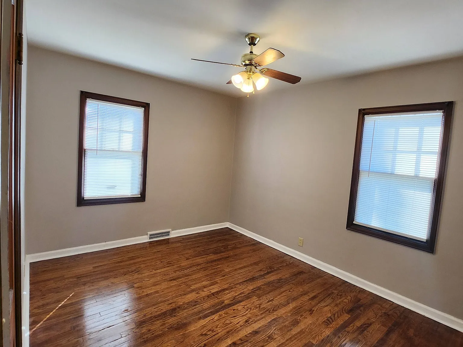 2 bed, 786 sqft, $1,350 — Photo 3