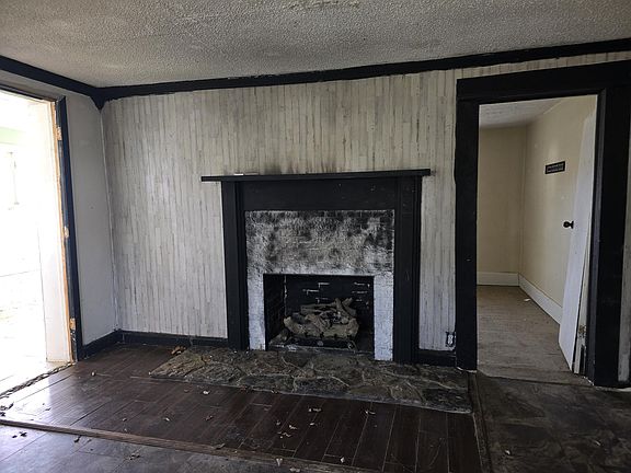 5th image of 77 Curd Ave