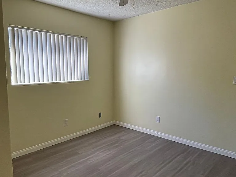 6065 California Ave — Photo 21