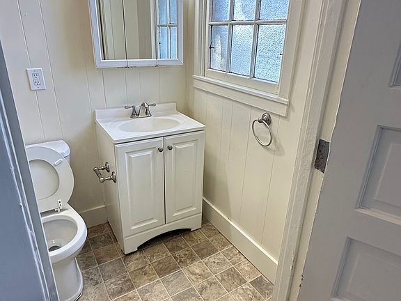 5th image of 2758 Cohasset Rd