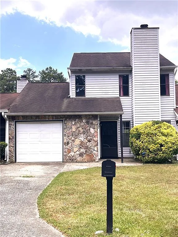 707 Pine Tree Trl photo 1
