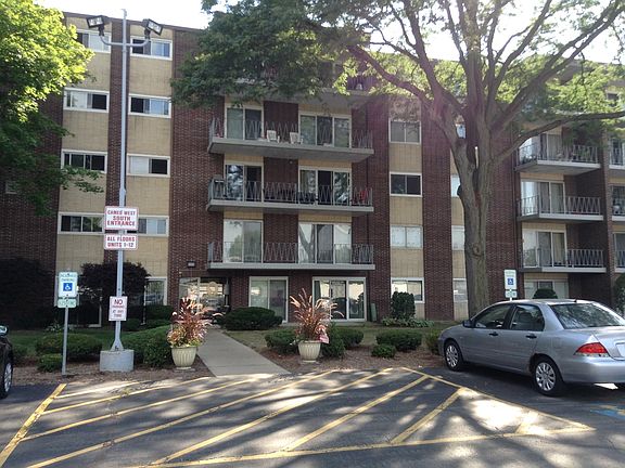 2nd image of 2900 Maple Ave APT 12C