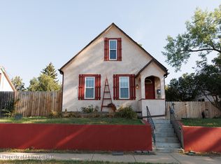 236 4th St W, Dickinson, ND 58601