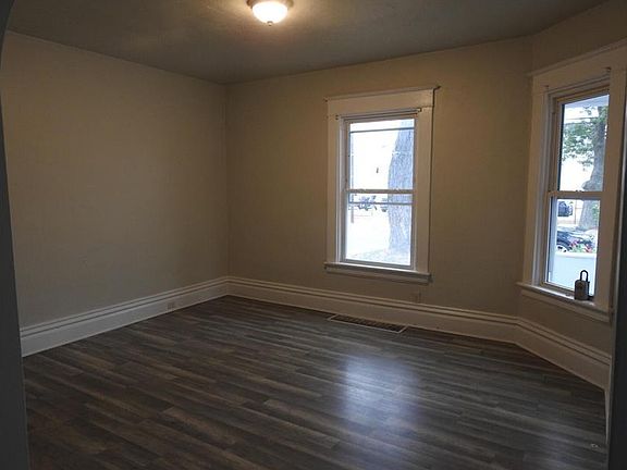 2nd image of 648 Plett St SW