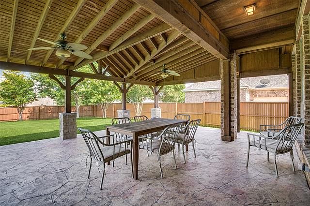 1st image of 531 Willowview Dr