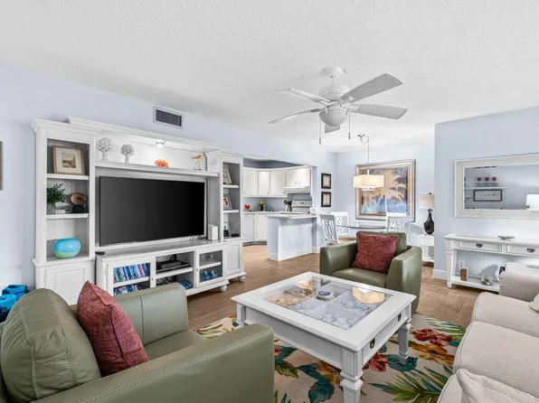 429 Pine Glen #C2, Greenacres, FL 33463