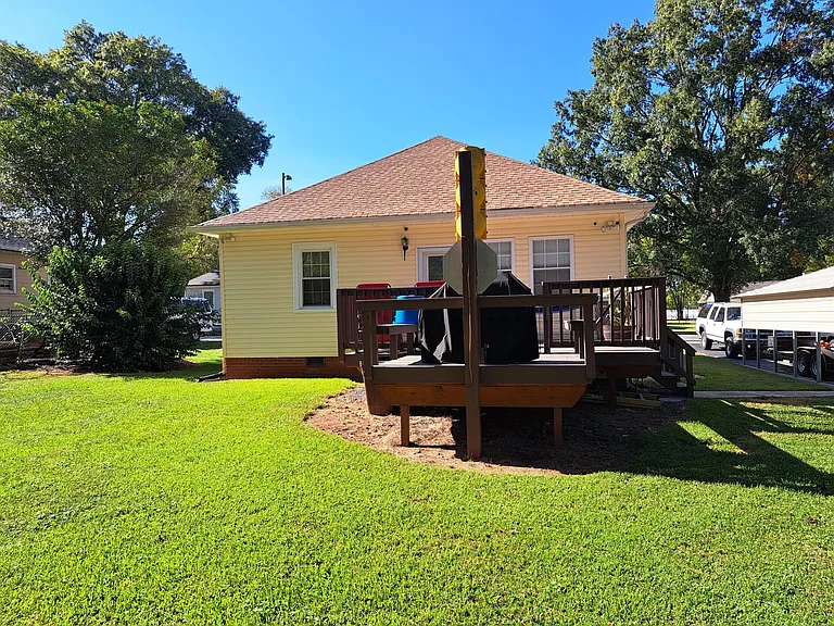 809 Cone Ave — Photo 2