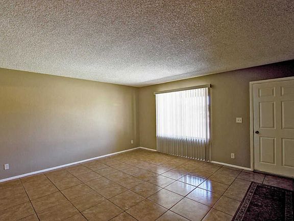4th image of 601 E Calle Bolo Ln
