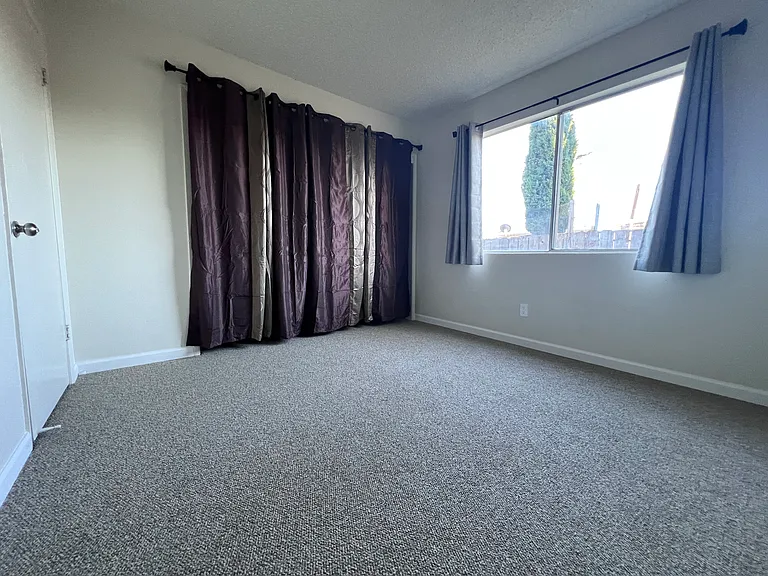 2134 Union Ave — Photo 15