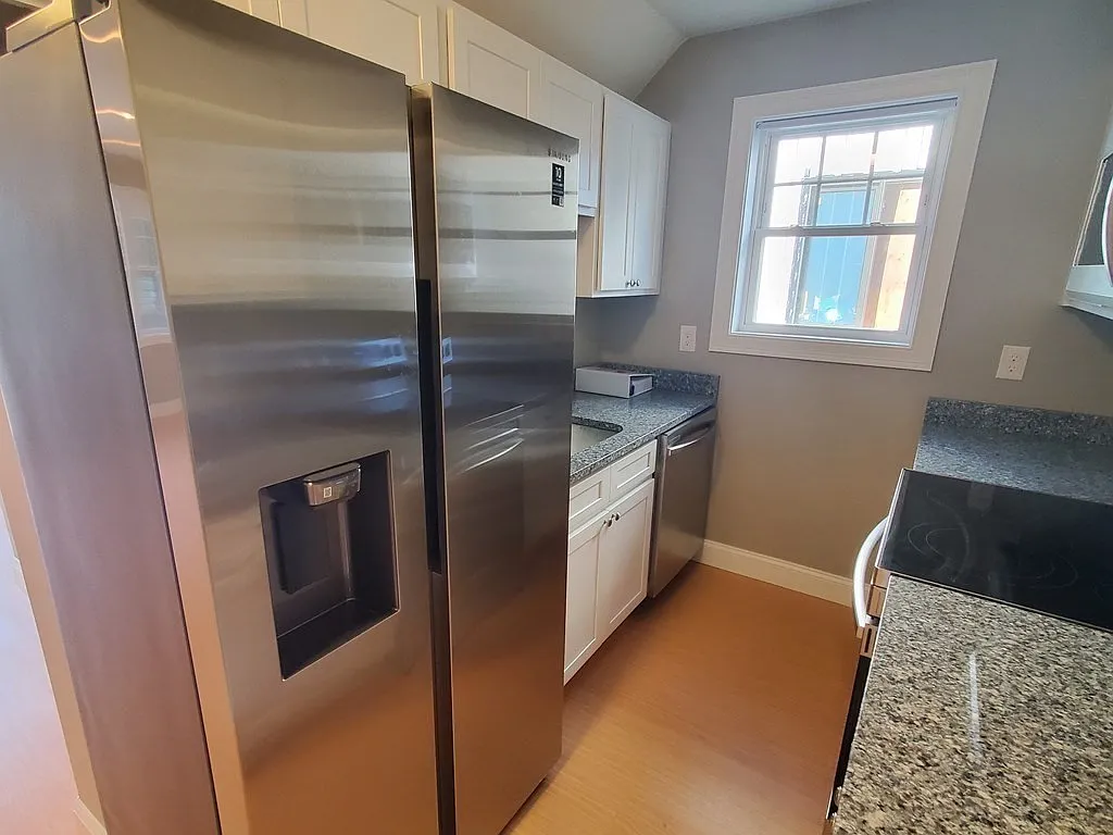 2 bed, 1.0 bath, 900 sqft, $2,700 — Photo 1