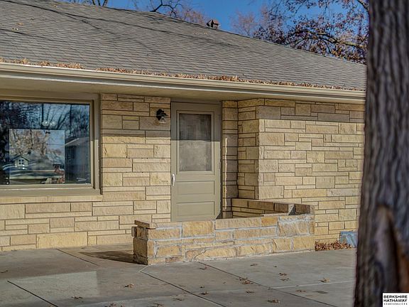 4th image of 6844 Leighton Ave