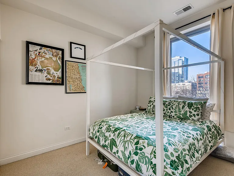 2025 S Indiana Ave #302 — Photo 7