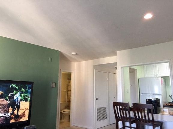 2nd image of 6001 Arlington Blvd APT 913