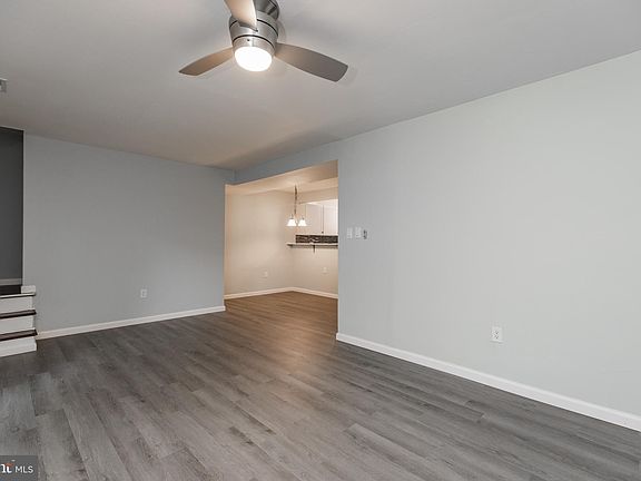 4th image of 526 Blackbird Dr