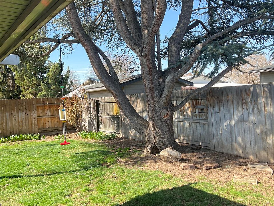 2nd image of 3705 N Rugby Dr