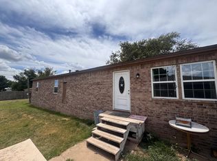 311 W 1st St, Hale Center, TX 79041