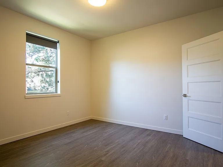 1616 SE Insley St #10 — Photo 9