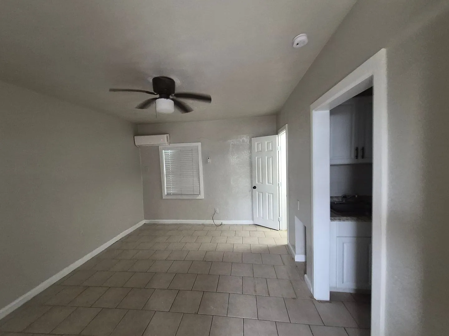 115 Caldwell St. #3, San Antonio, TX. 78223 — Photo 3