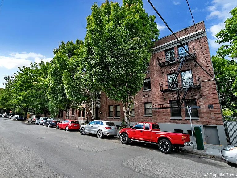Marcella Apartments — Photo 7